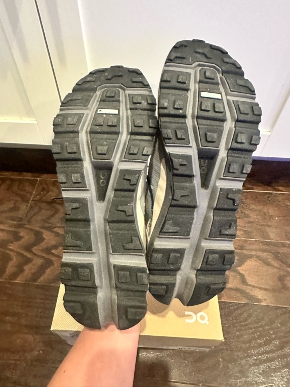 On Cloudvista Running Shoes - size 9.5 - Picture 6 of 7